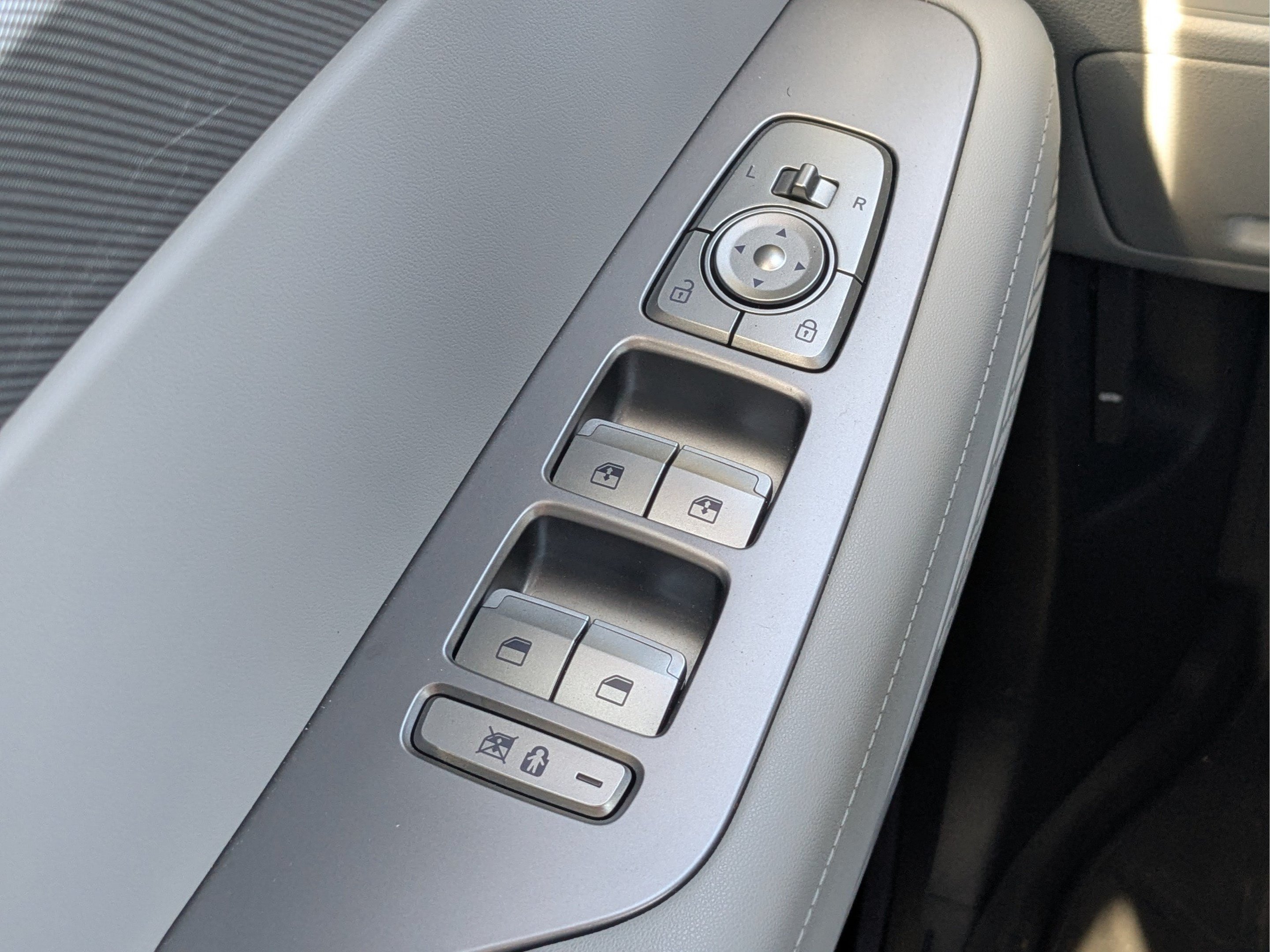 Used 2025 Hyundai Palisade SEL FWD image 26