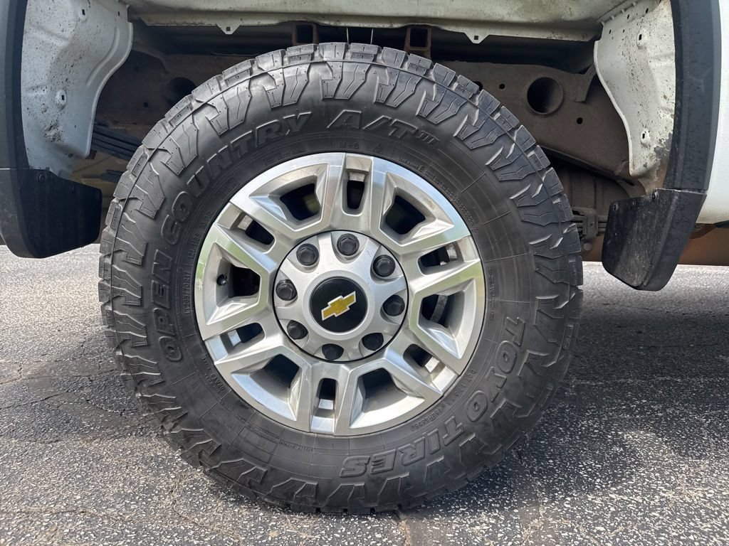 Used 2020 Chevrolet Silverado 2500 LT AWD/4WD image 10