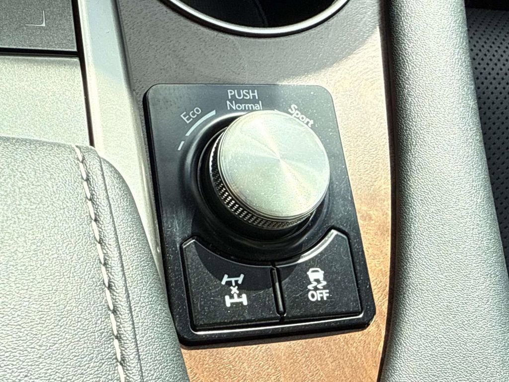 Used 2022 Lexus RX 350L Premium image 25