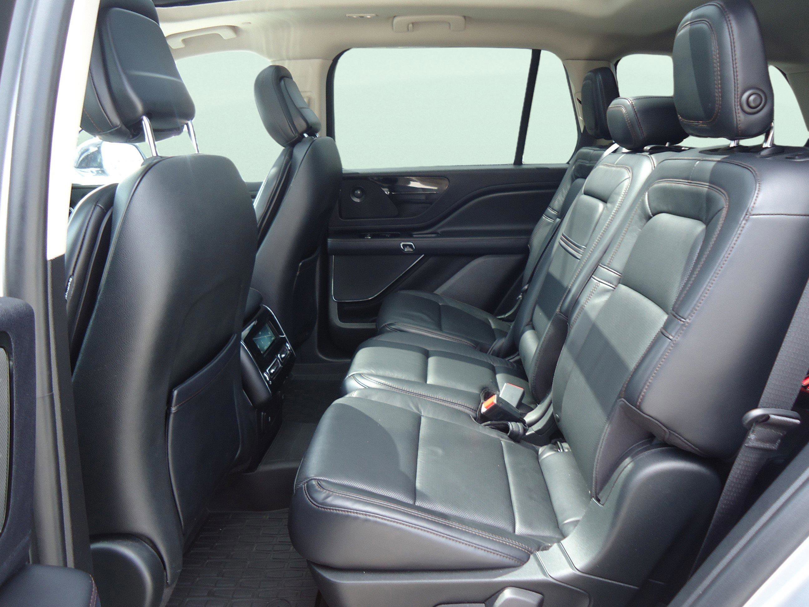 Used 2020 Lincoln Aviator Reserve w/ Equipment Group 201A AWD/4WD image 29