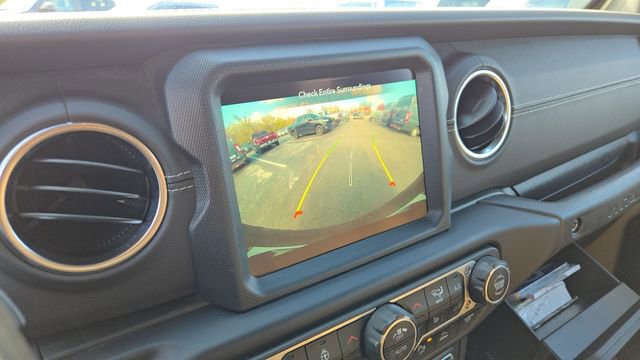 Certified 2022 Jeep Wrangler Unlimited Rubicon 4xe w/ Cold Weather Group image 21