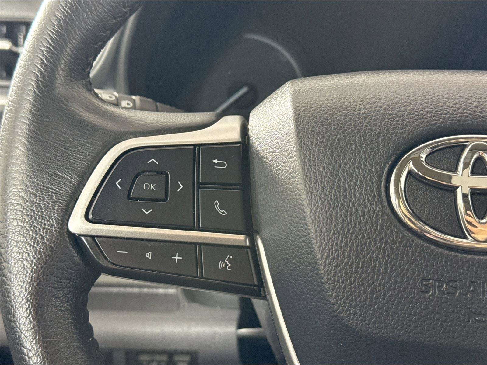 Certified 2024 Toyota Sienna XLE FWD image 17