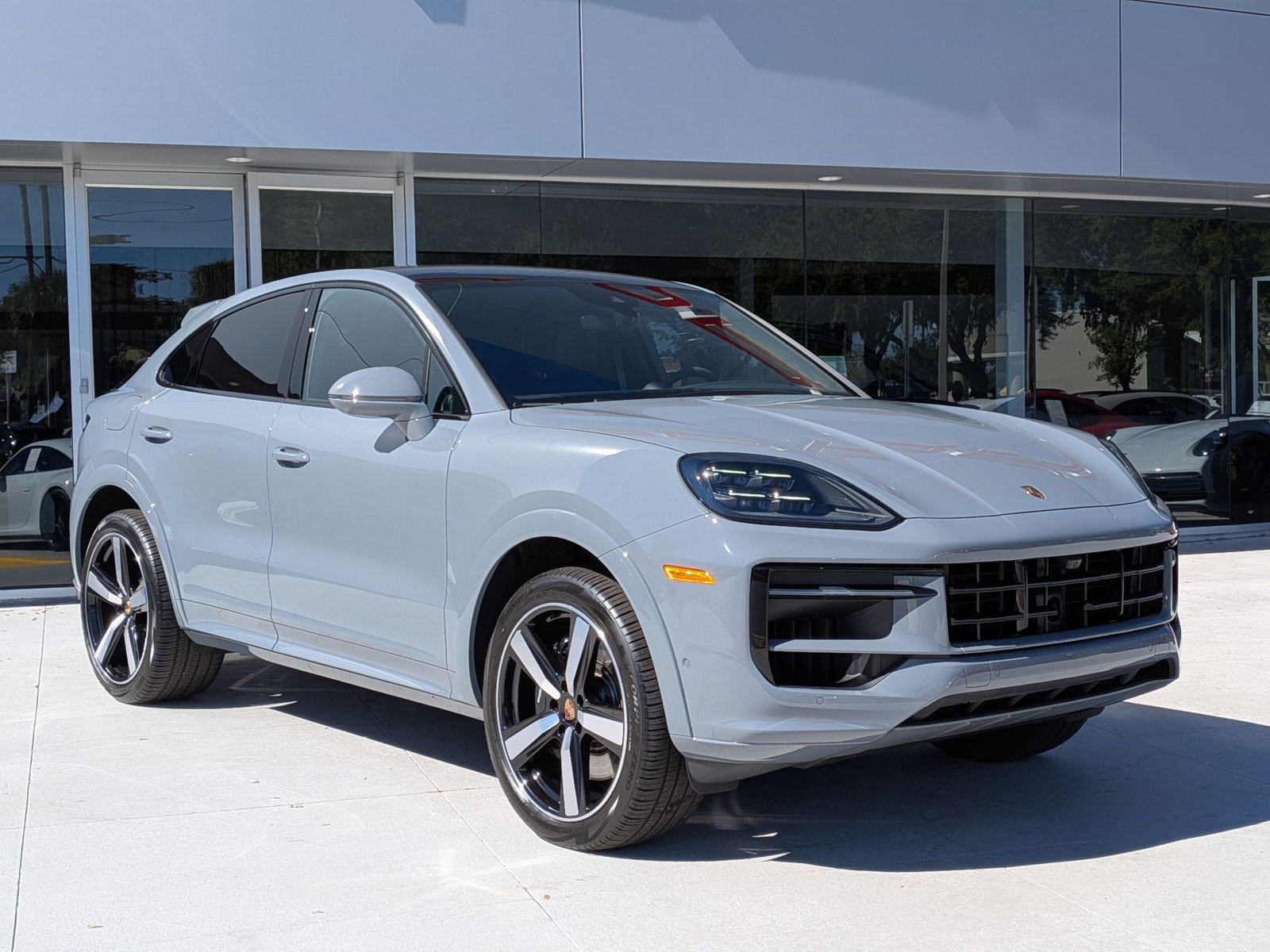 Certified 2025 Porsche Cayenne GTS image 7