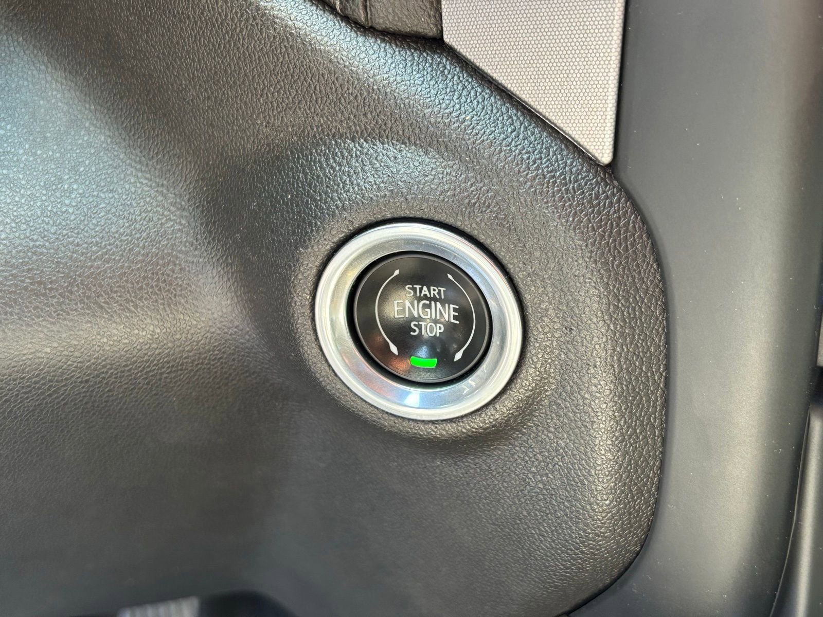 Used 2019 GMC Sierra 1500 SLT w/ SLT Premium Plus Package AWD/4WD image 23