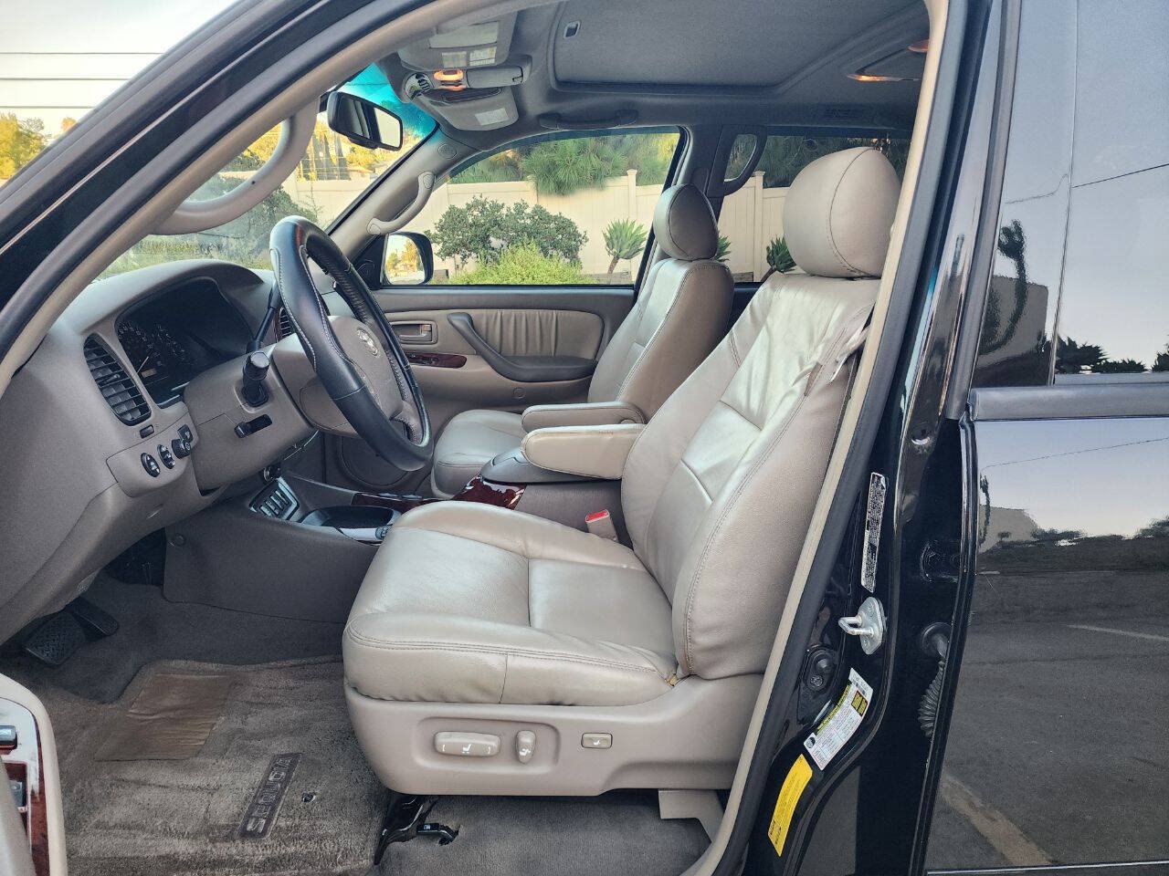 Used 2007 Toyota Sequoia Limited RWD image 10