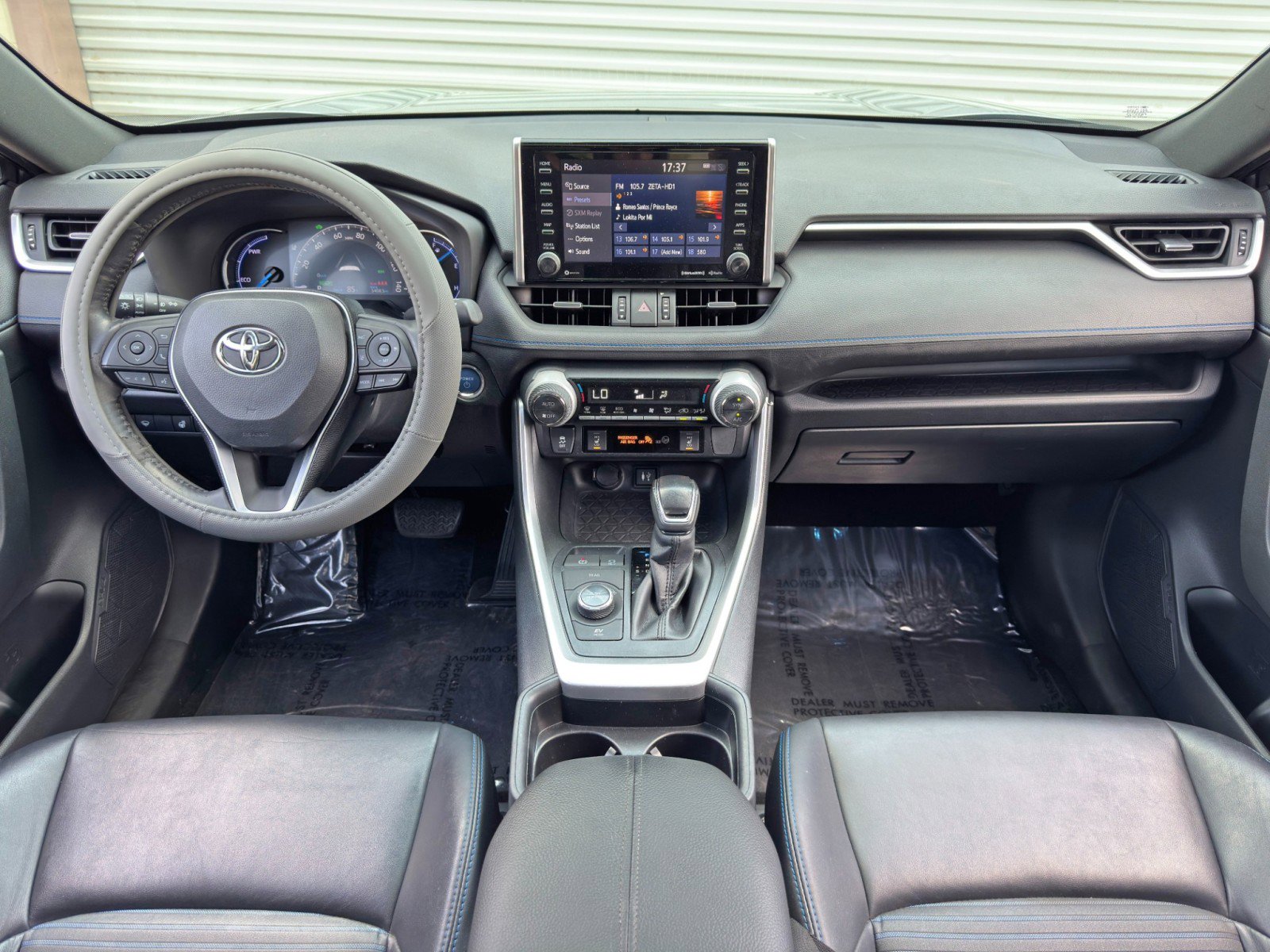 Used 2019 Toyota RAV4 XSE w/ XSE Weather Package AWD/4WD image 12