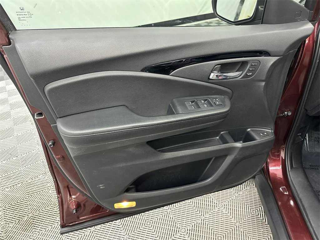 Certified 2019 Honda Passport Touring image 11