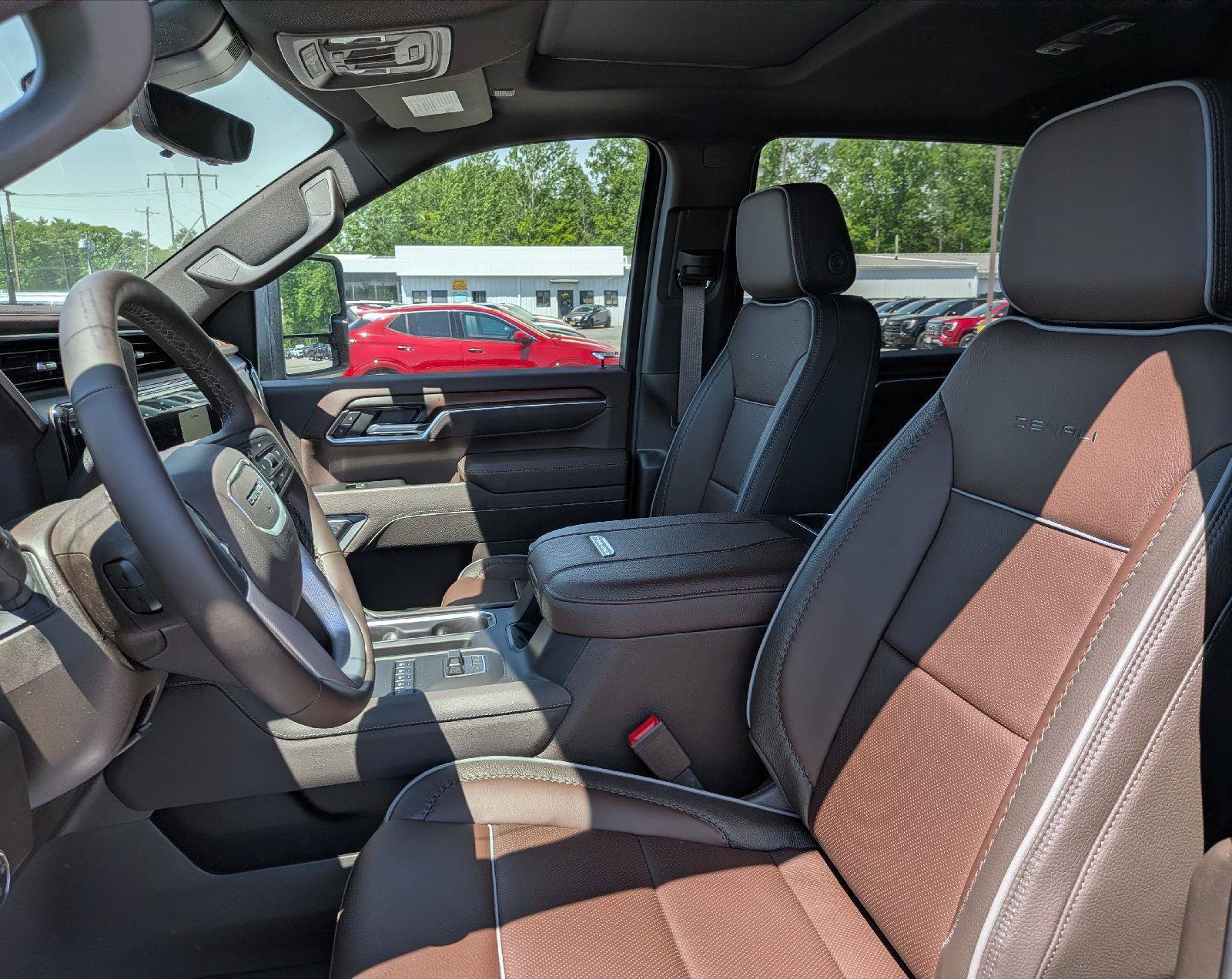 New 2026 GMC Sierra 3500 Denali w/ Denali Reserve Package AWD/4WD image 11