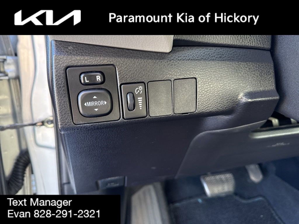 Used 2014 Toyota Corolla LE image 15