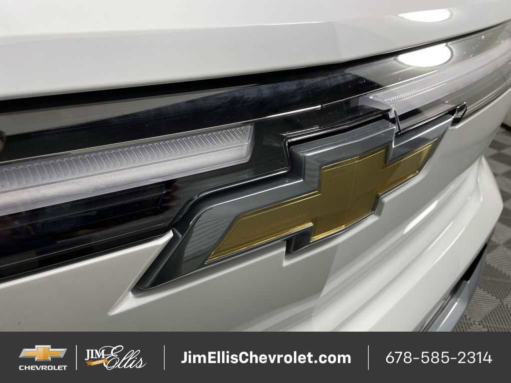 New 2025 Chevrolet Silverado EV LT image 65