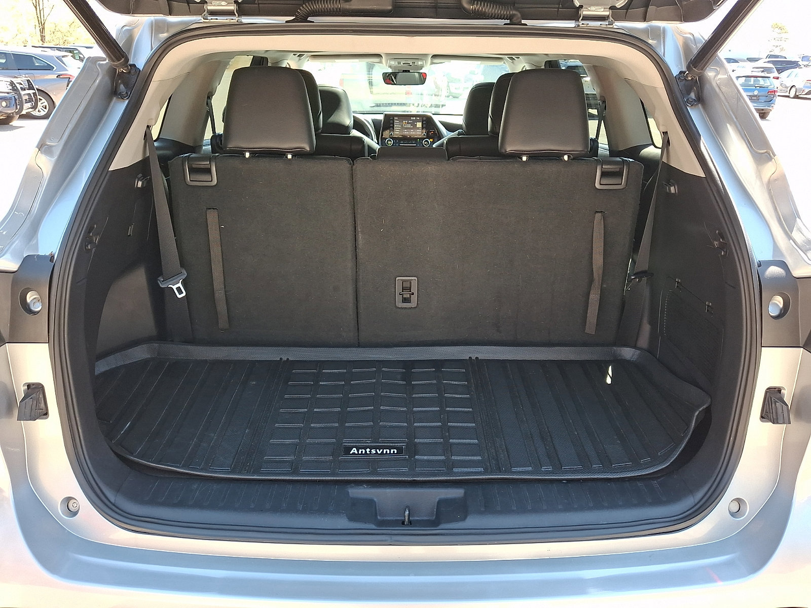 Used 2021 Toyota Highlander XLE image 32