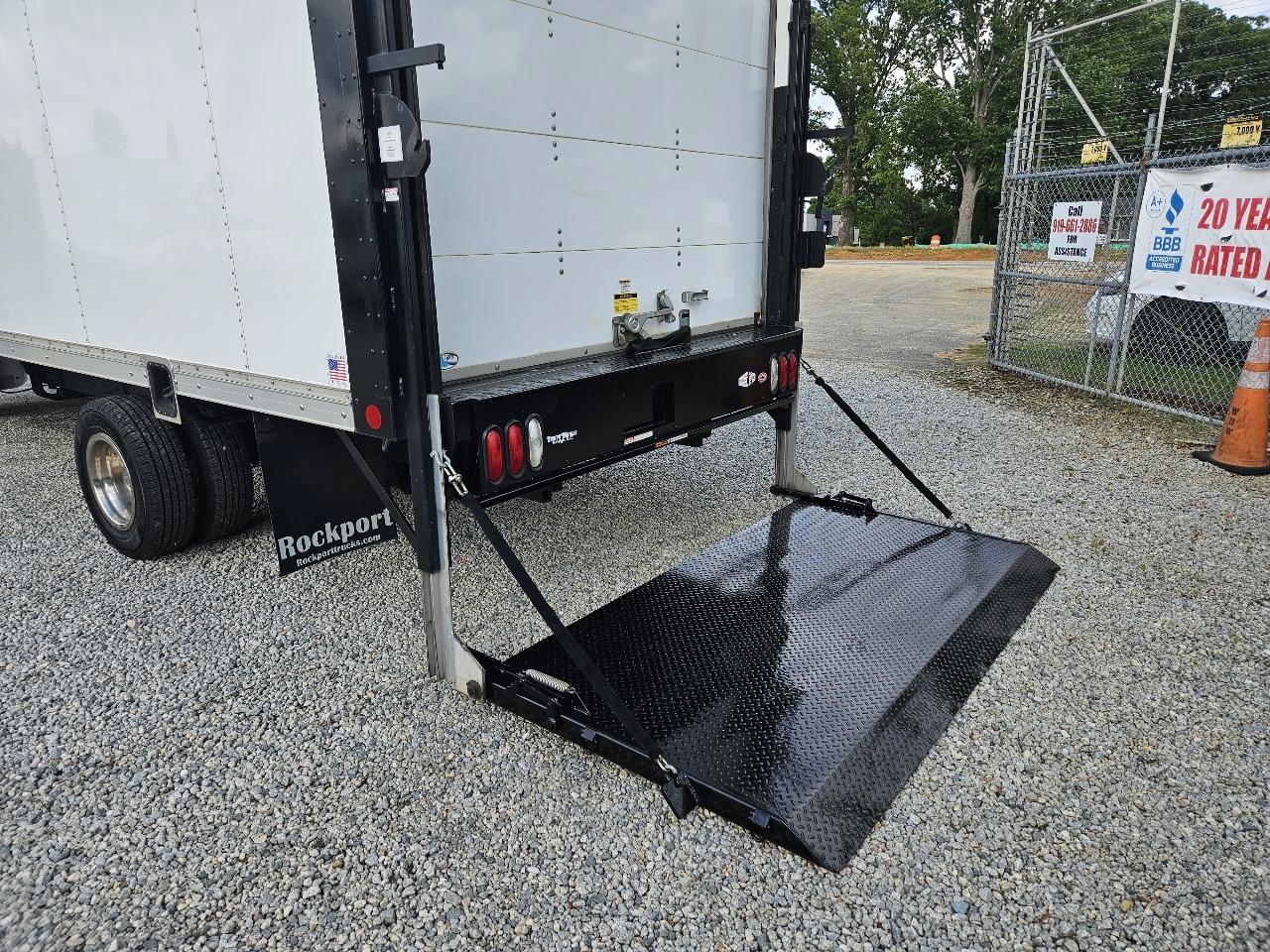 Used 2022 Ford E-450 and Econoline 450 Super Duty w/ Power Windows & Locks Group RWD image 10