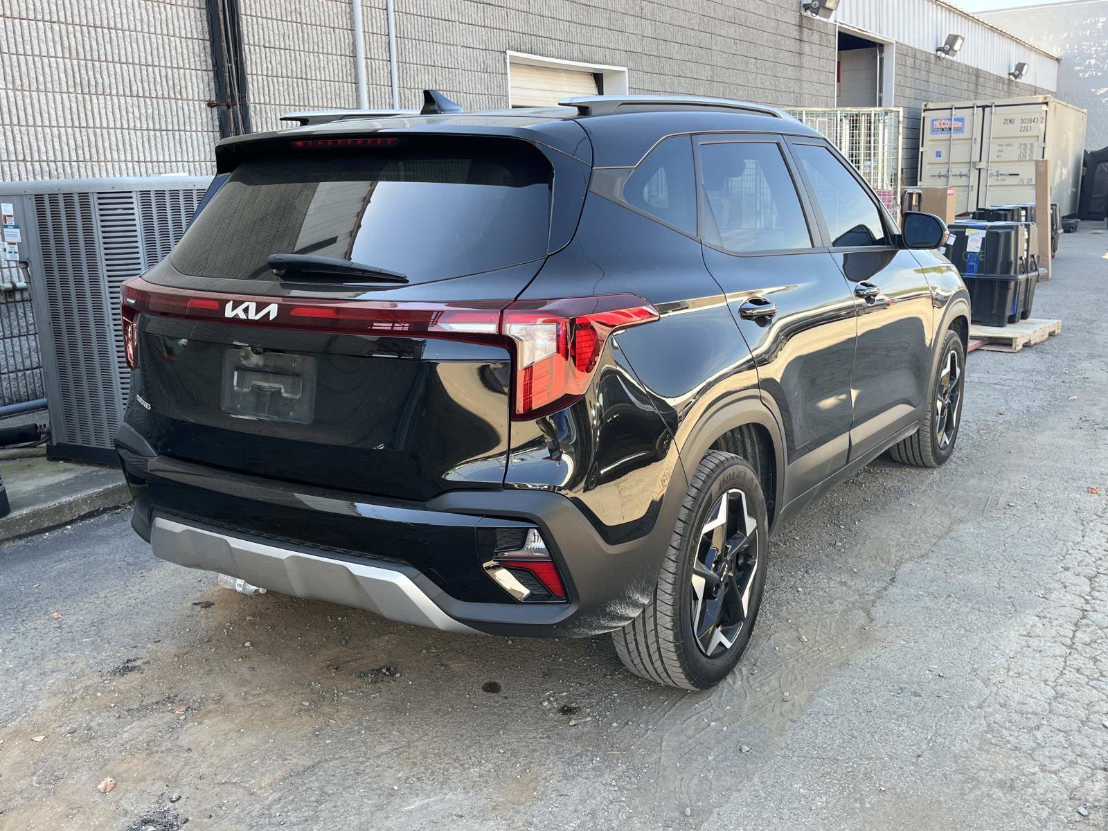 Used 2025 Kia Seltos S FWD image 5