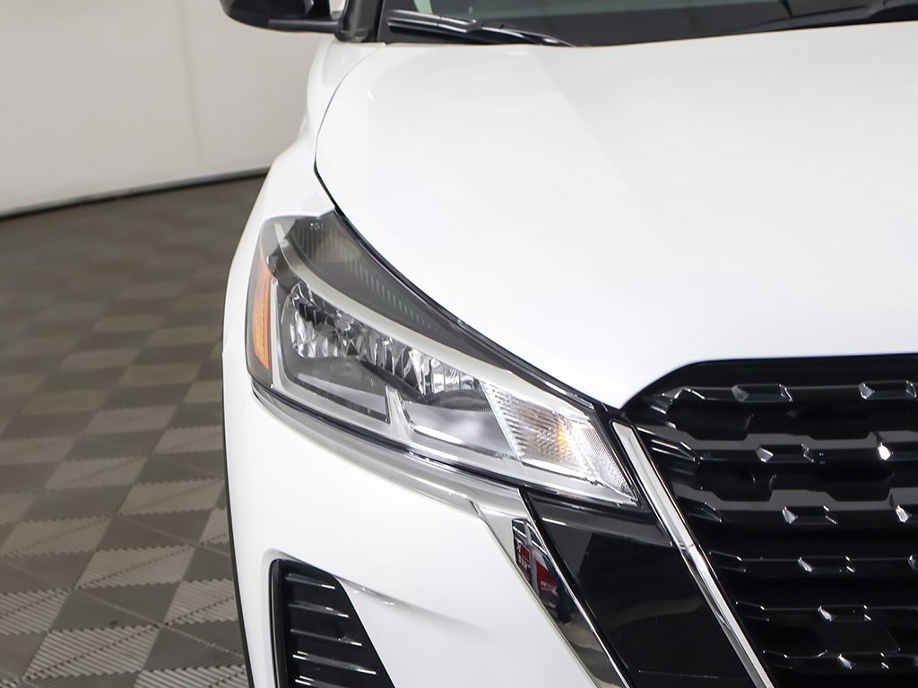 Used 2023 Nissan Kicks SV image 11