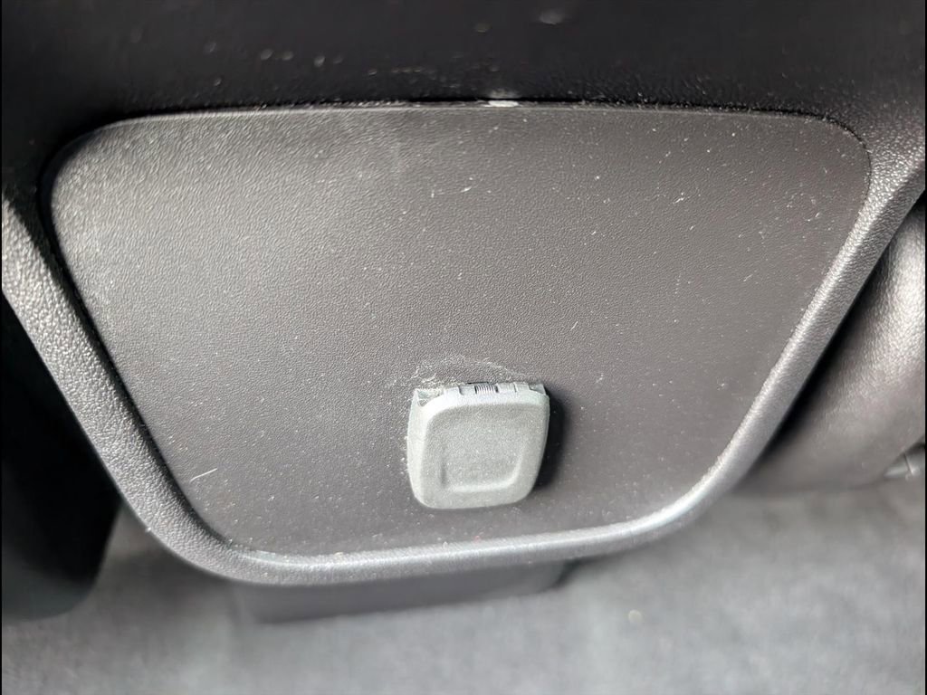 Used 2018 Chevrolet Equinox LT image 21