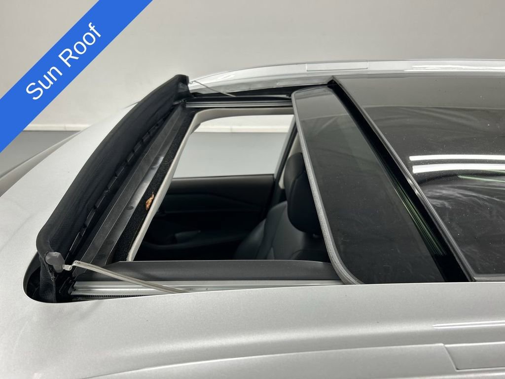 Used 2023 Nissan Rogue SV w/ SV Premium B Package image 19