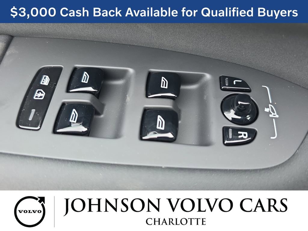 New 2026 Volvo XC90 B6 Plus w/ Protection Package Premier image 32