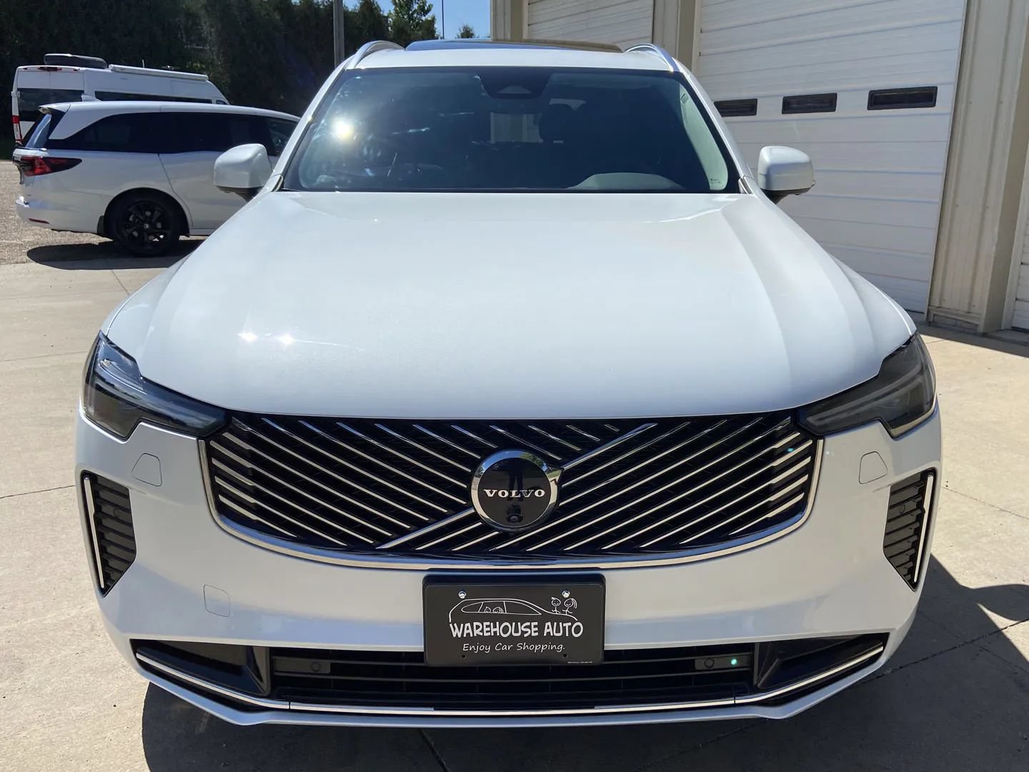 Used 2025 Volvo XC90 B6 Plus AWD/4WD image 3