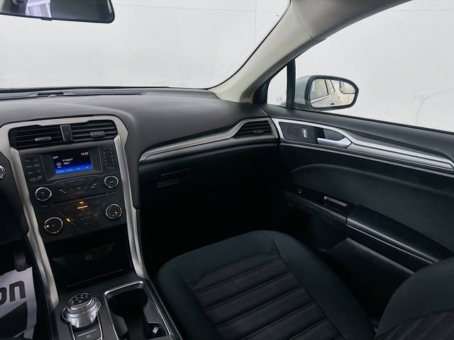 Used 2017 Ford Fusion SE image 22