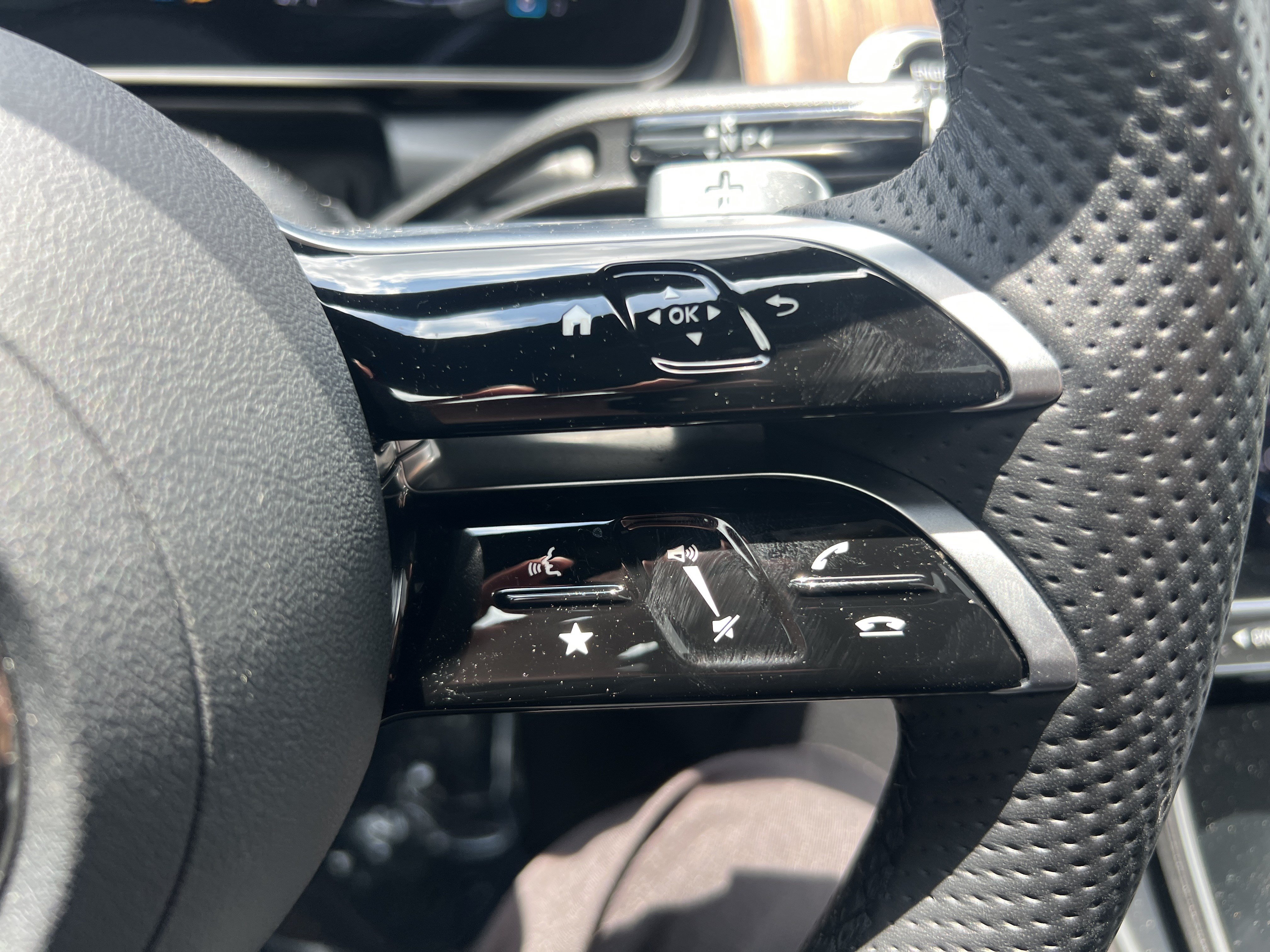 Certified 2025 Mercedes-Benz GLC 300 4MATIC image 39