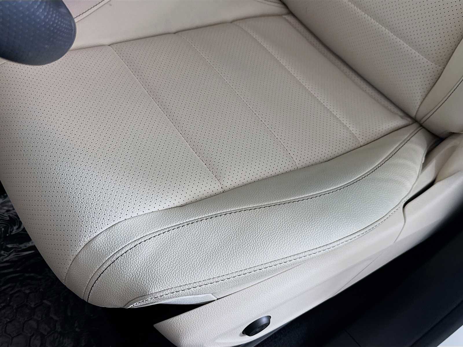 Used 2025 Mercedes-Benz GLS 450 4MATIC image 21