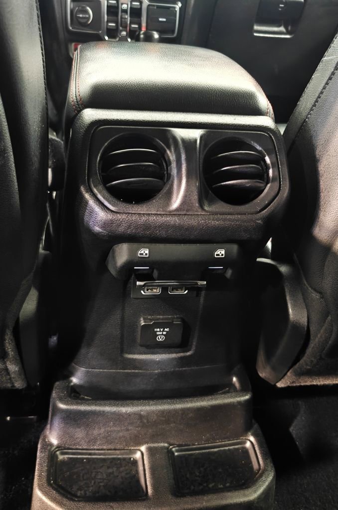 Used 2021 Jeep Wrangler Unlimited Rubicon w/ Dual Top Group image 28