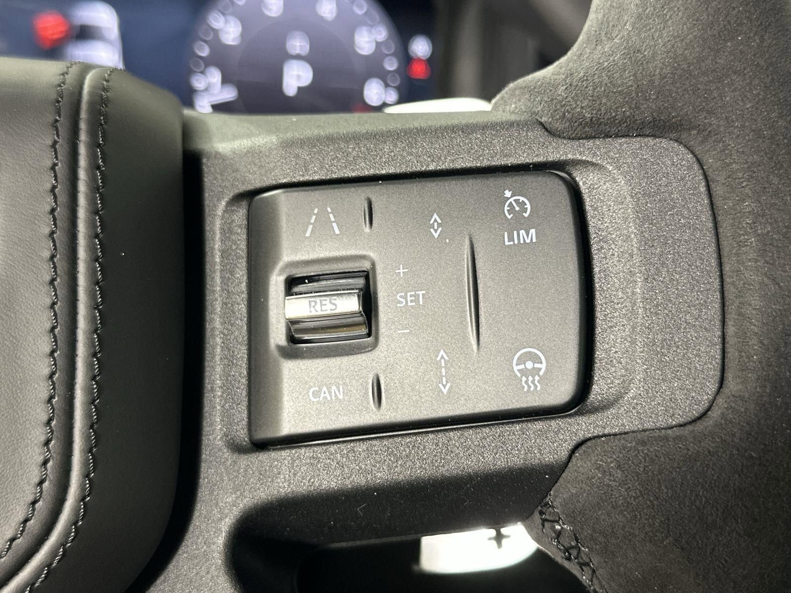 Certified 2023 Land Rover Defender 90 V8 image 22