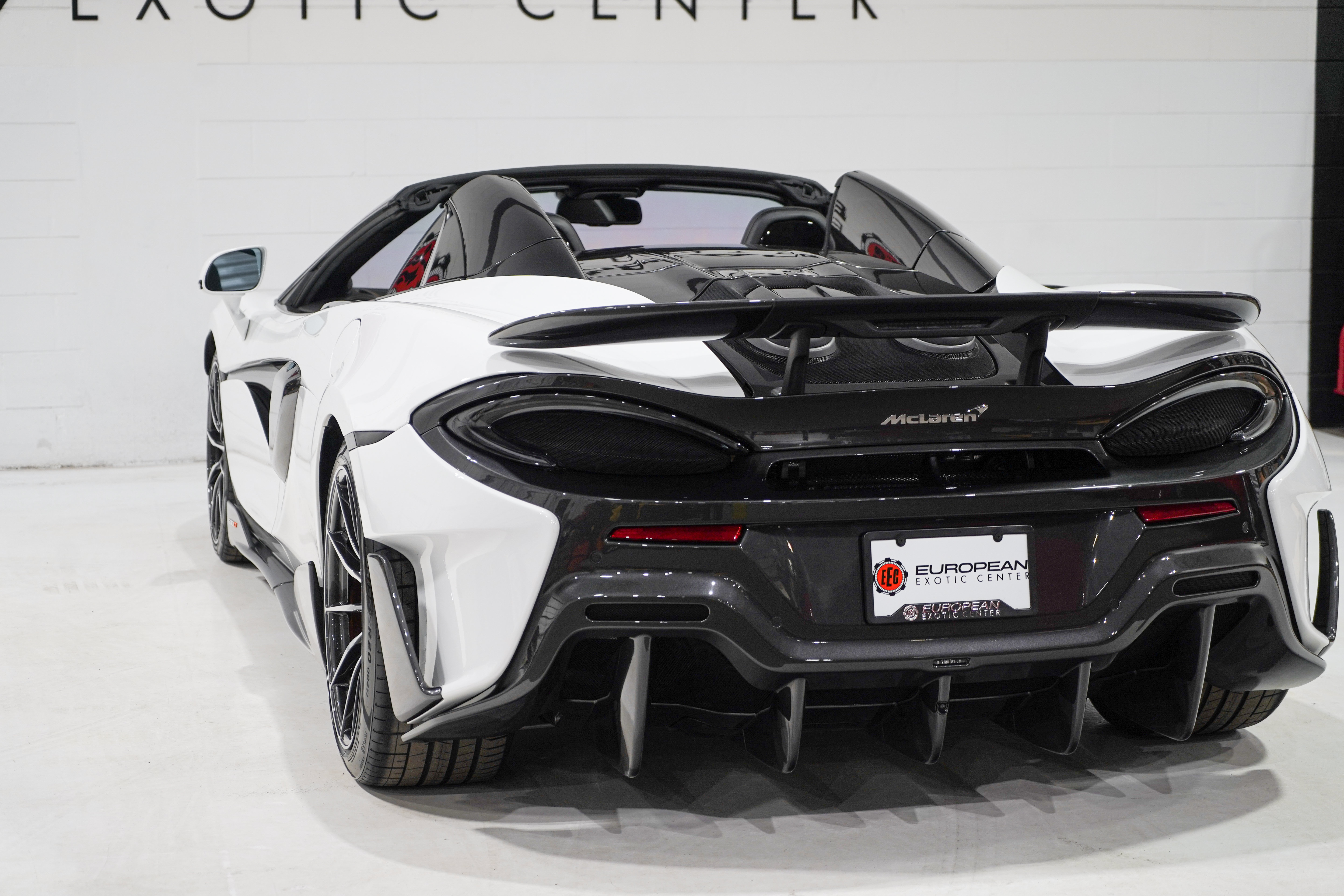 Used 2020 McLaren 600LT Spider RWD image 40