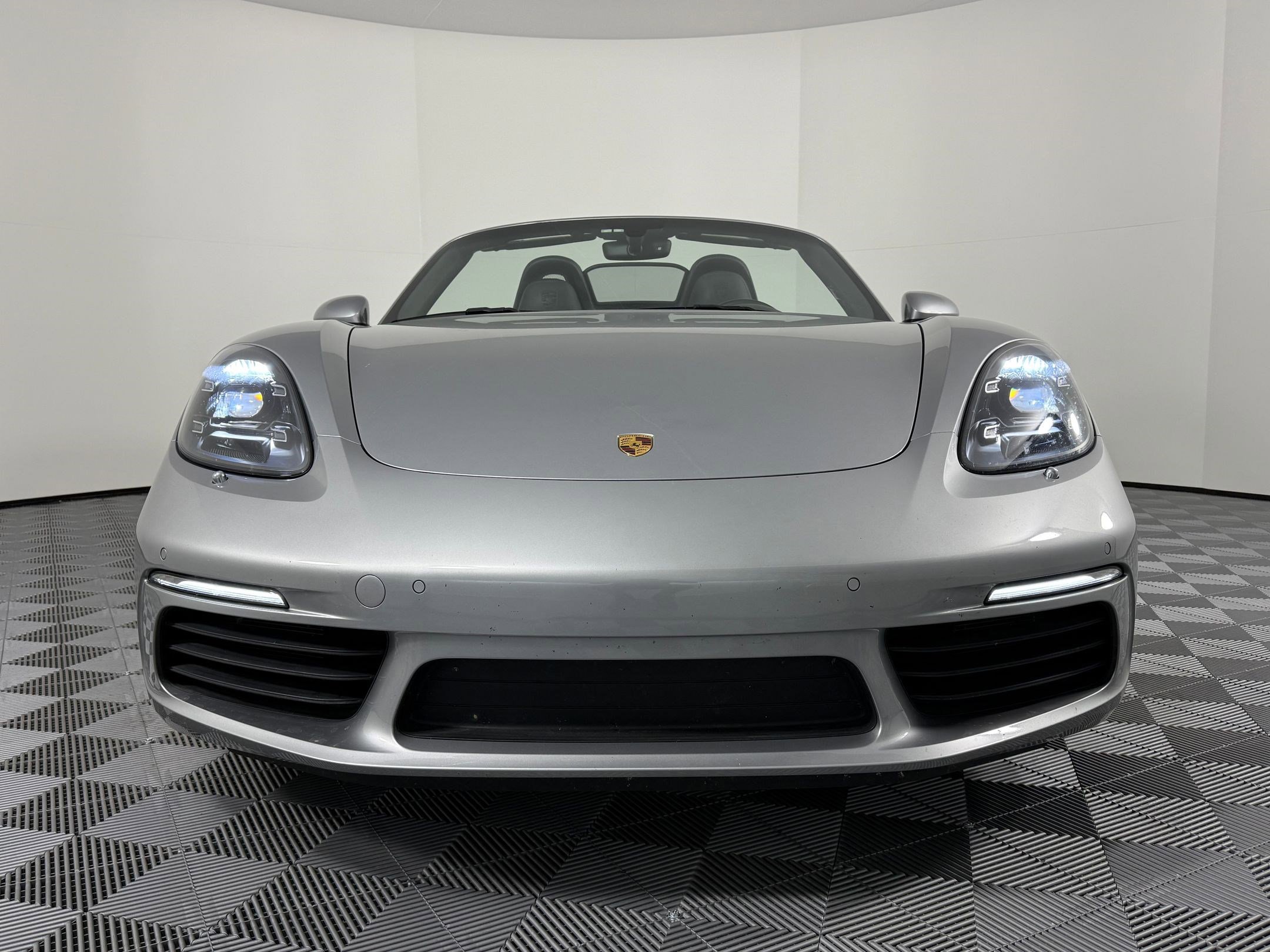 Certified 2024 Porsche 718 Boxster image 6