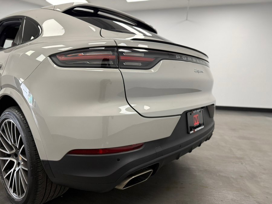 Used 2022 Porsche Cayenne Coupe AWD/4WD image 17