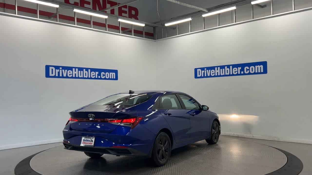 Used 2023 Hyundai Elantra SEL FWD image 2