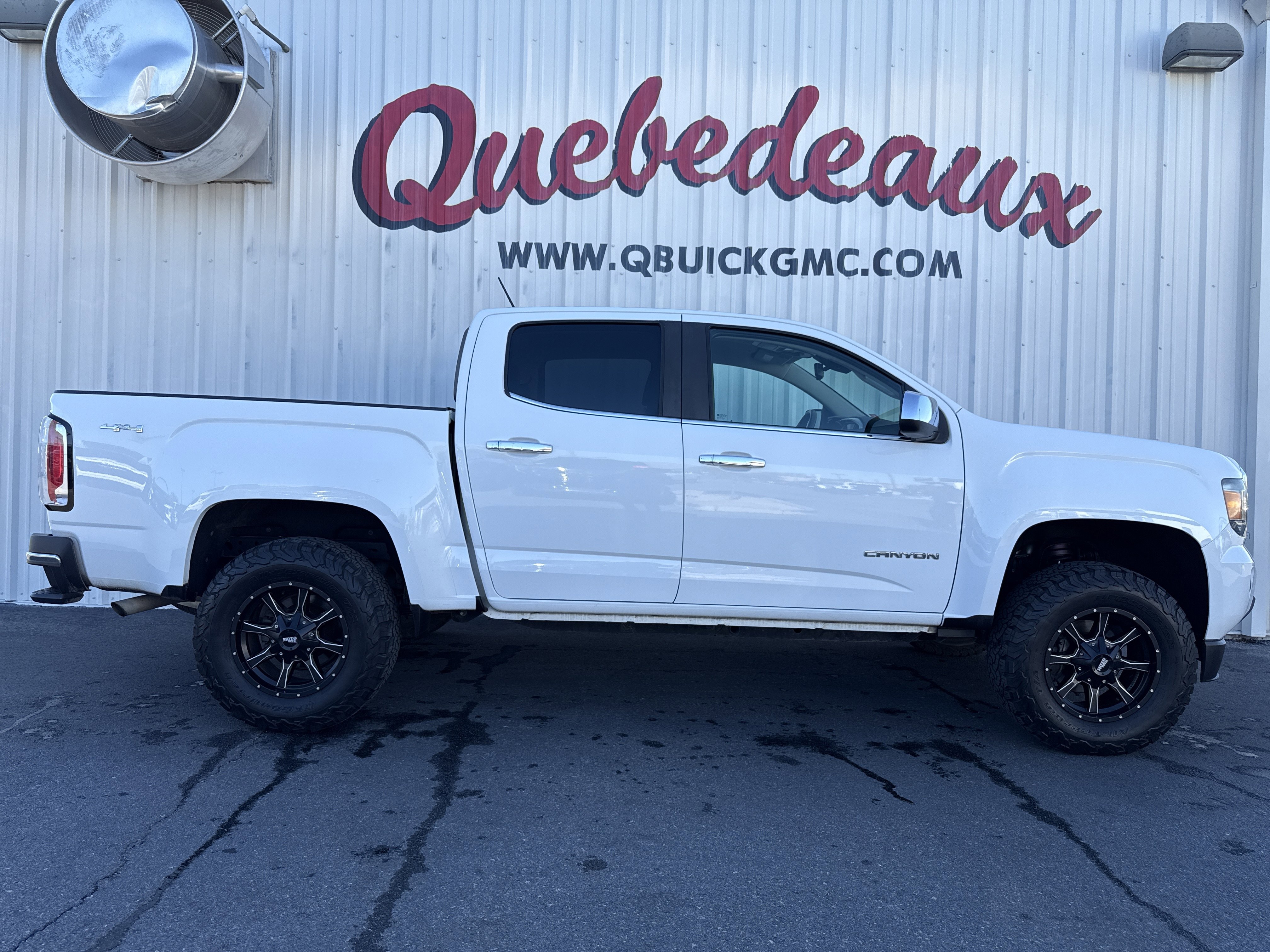 Used 2017 GMC Canyon SLT w/ Driver Alert Package image 43