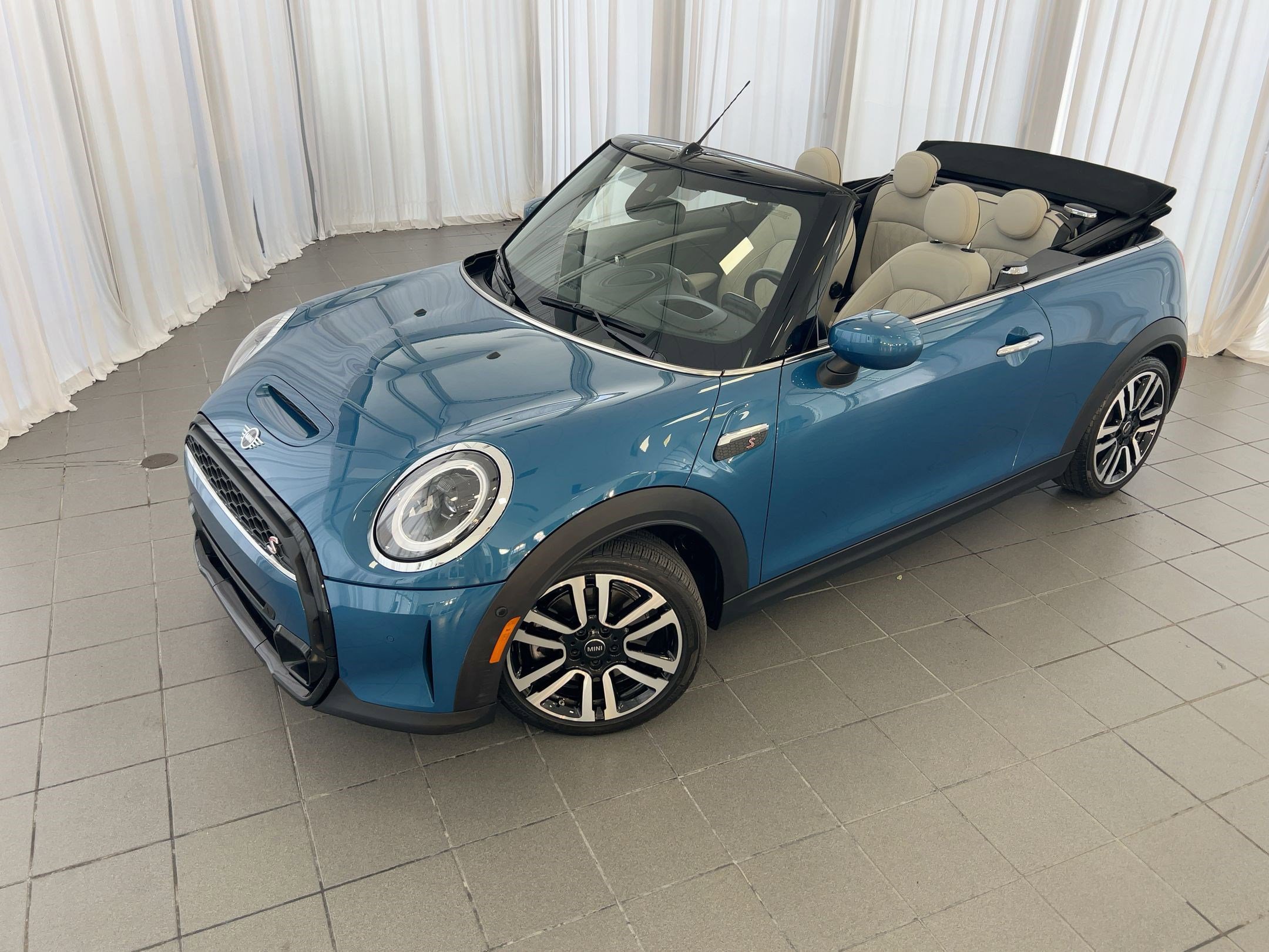 Certified 2023 MINI Cooper S image 38