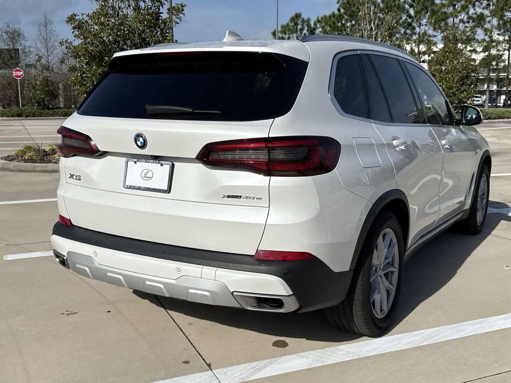 Used 2023 BMW X5 xDrive45e w/ Parking Assistance Package image 11