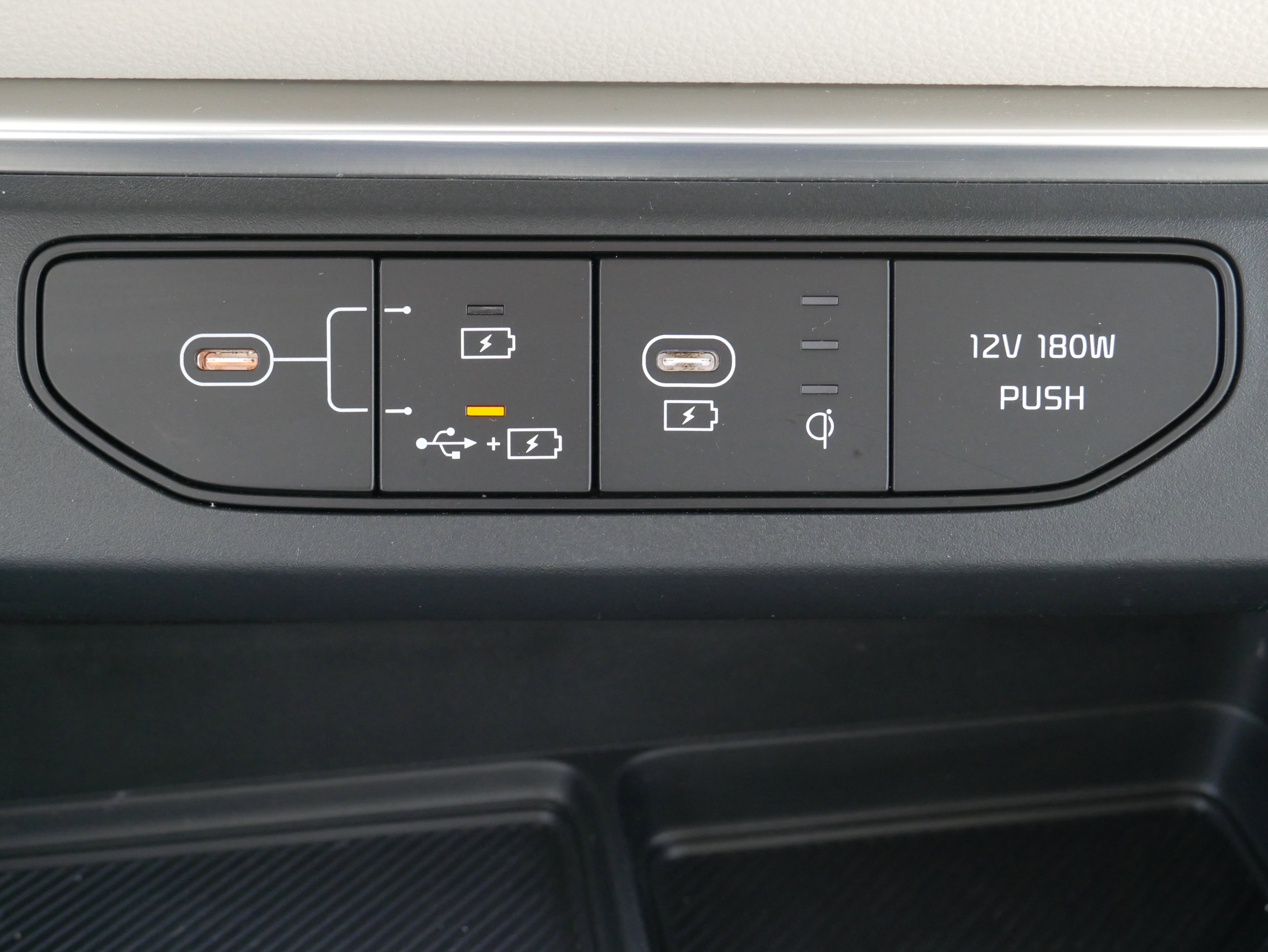 Certified 2025 Kia Carnival EX image 23