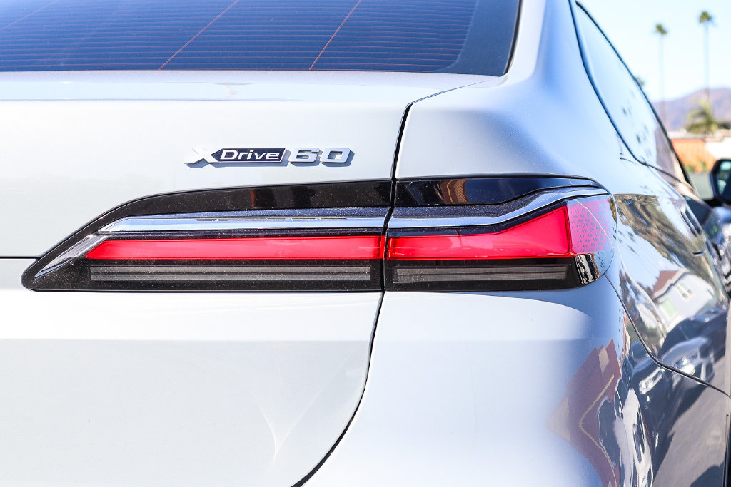 Certified 2024 BMW i7 xDrive60 AWD/4WD image 7