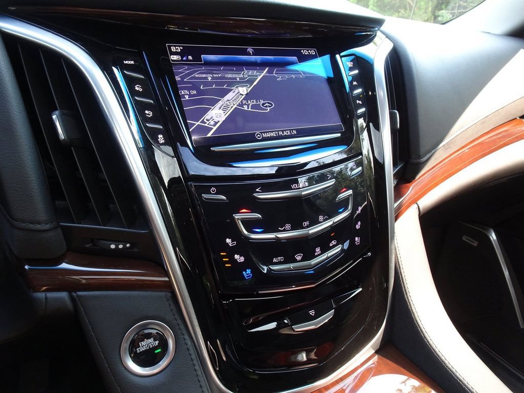 Used 2020 Cadillac Escalade Luxury AWD/4WD image 16
