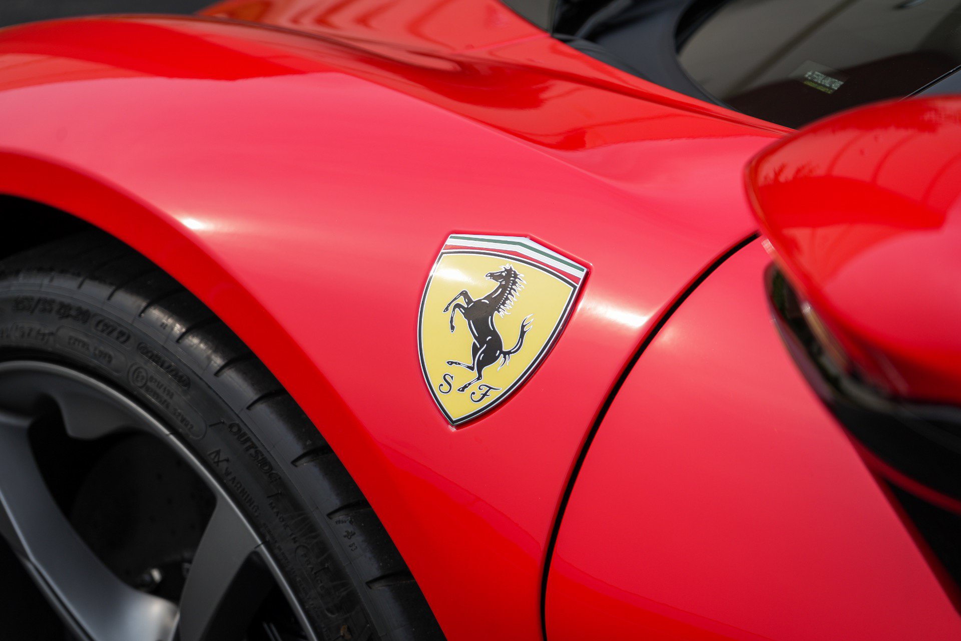 Used 2022 Ferrari SF90 Stradale AWD/4WD image 12