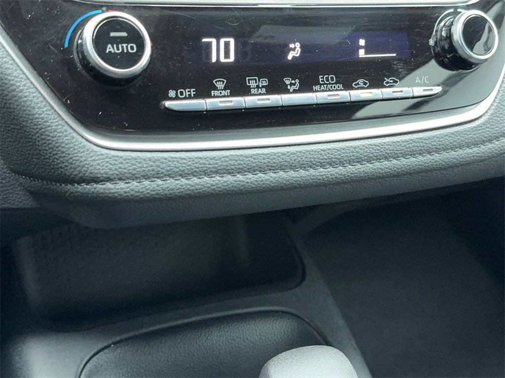 Used 2022 Toyota Corolla SE image 26