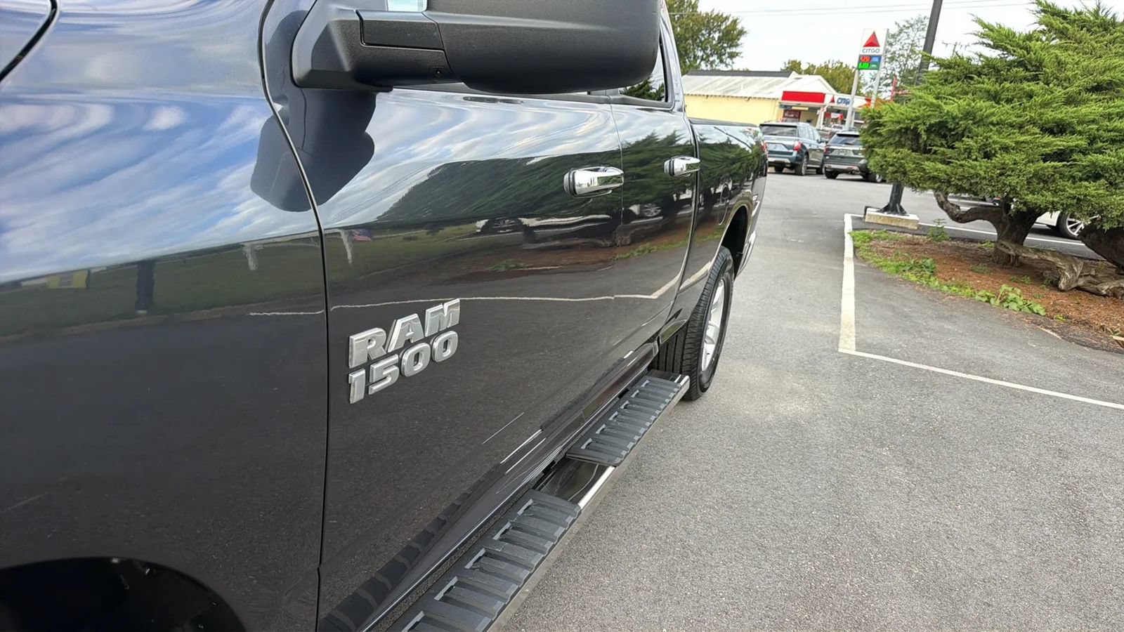 Used 2018 RAM 1500 Classic SLT AWD/4WD image 16