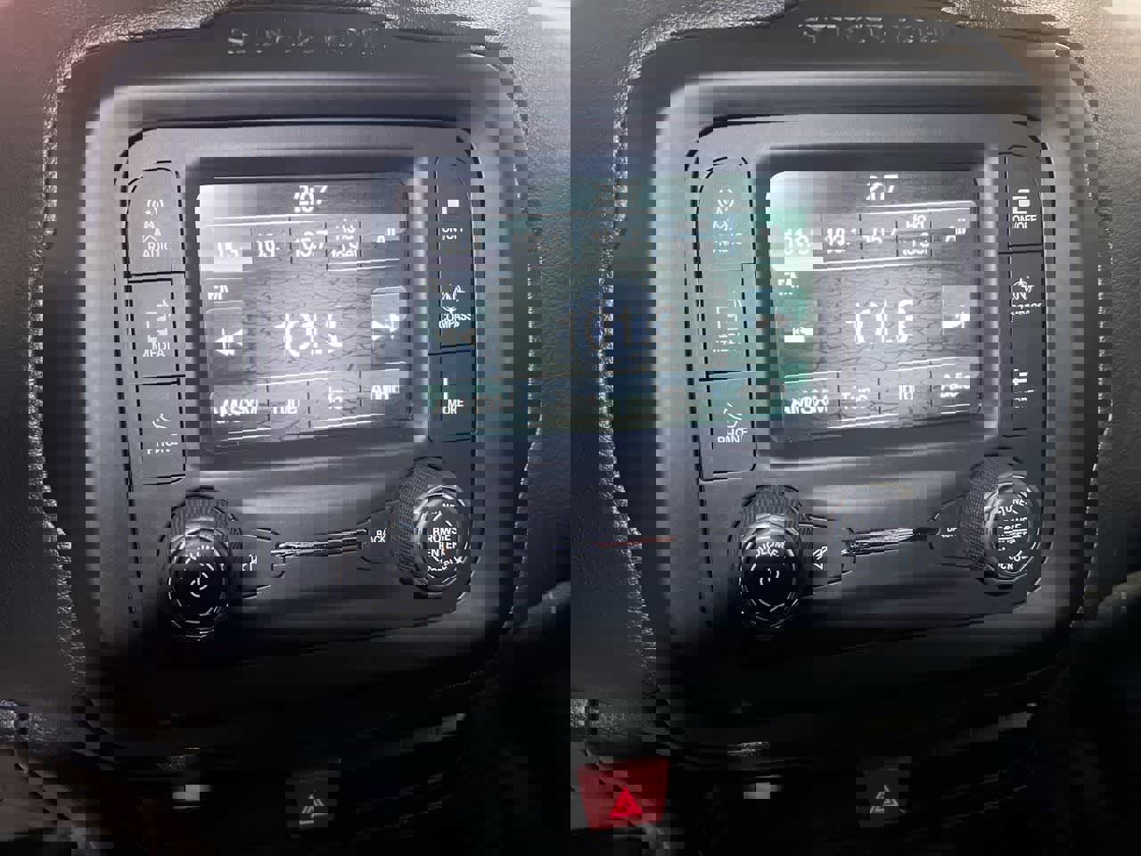 Used 2015 Jeep Renegade Latitude image 16