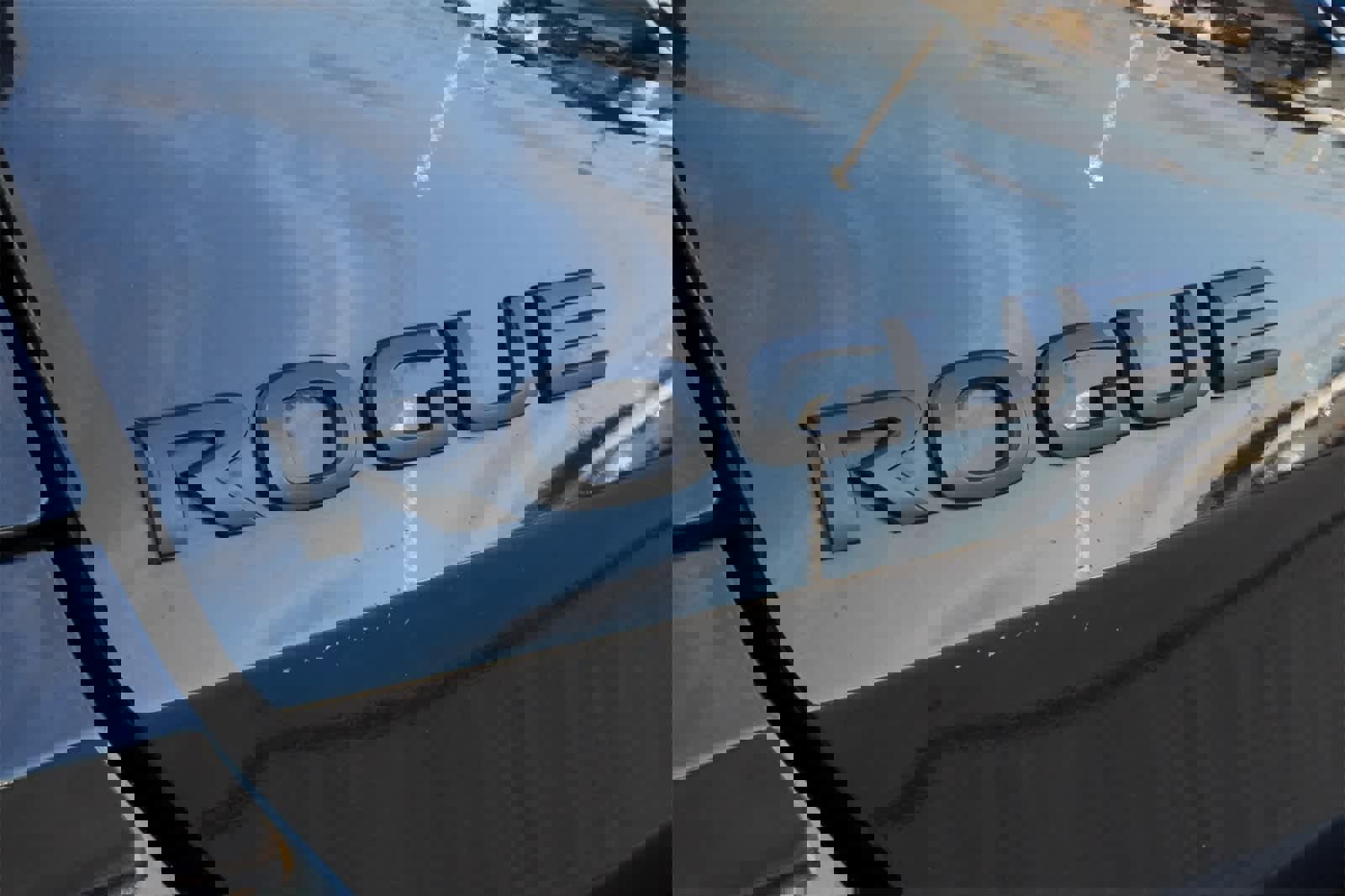 Used 2018 Nissan Rogue SV image 20