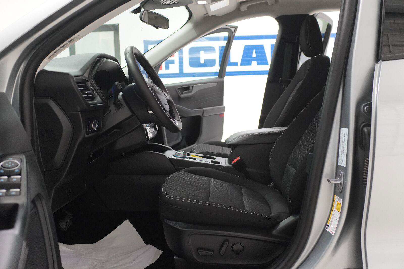 Used 2024 Ford Escape Active w/ Tech Pack #1 FWD image 5