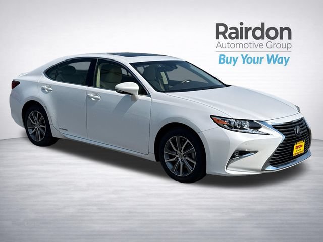 Used 2017 Lexus ES 300h w/ Navigation System Package