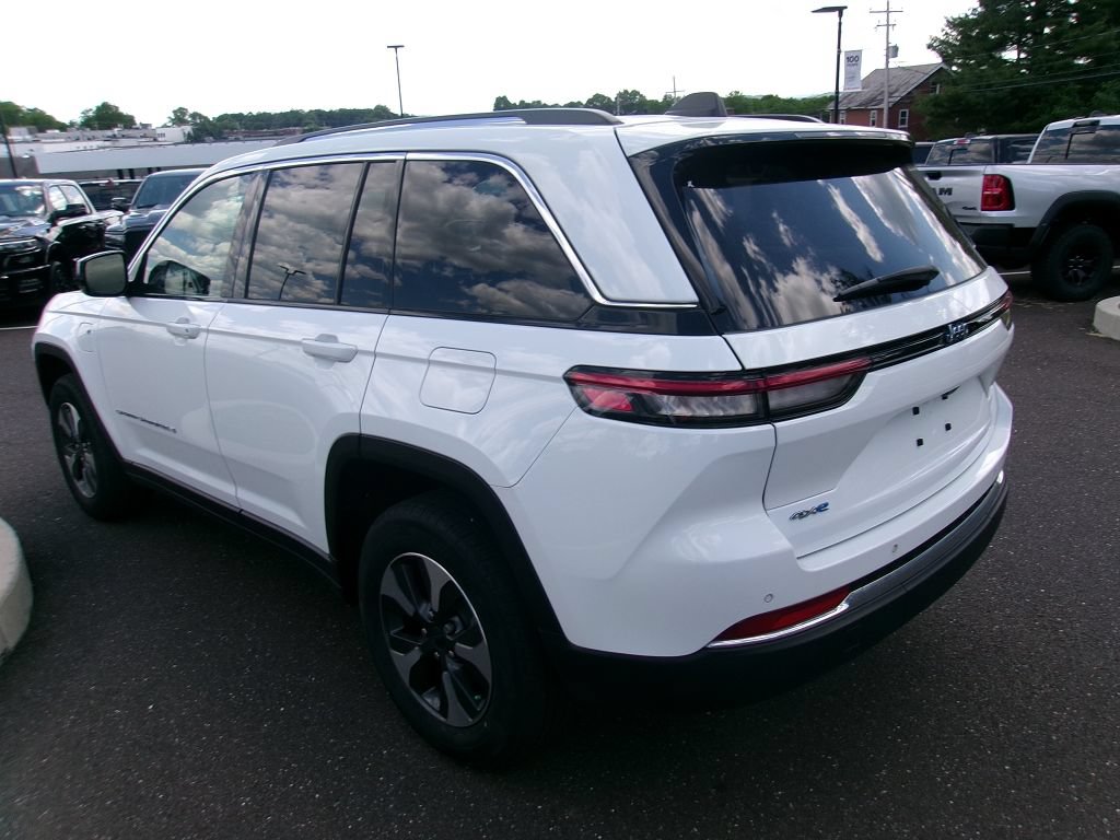 Used 2022 Jeep Grand Cherokee Limited 4xe AWD/4WD image 4