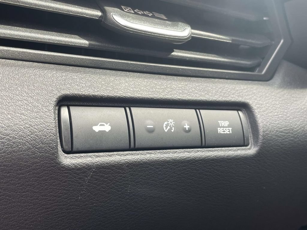 Used 2024 Nissan Altima 2.5 SR w/ SR Premium Package FWD image 29