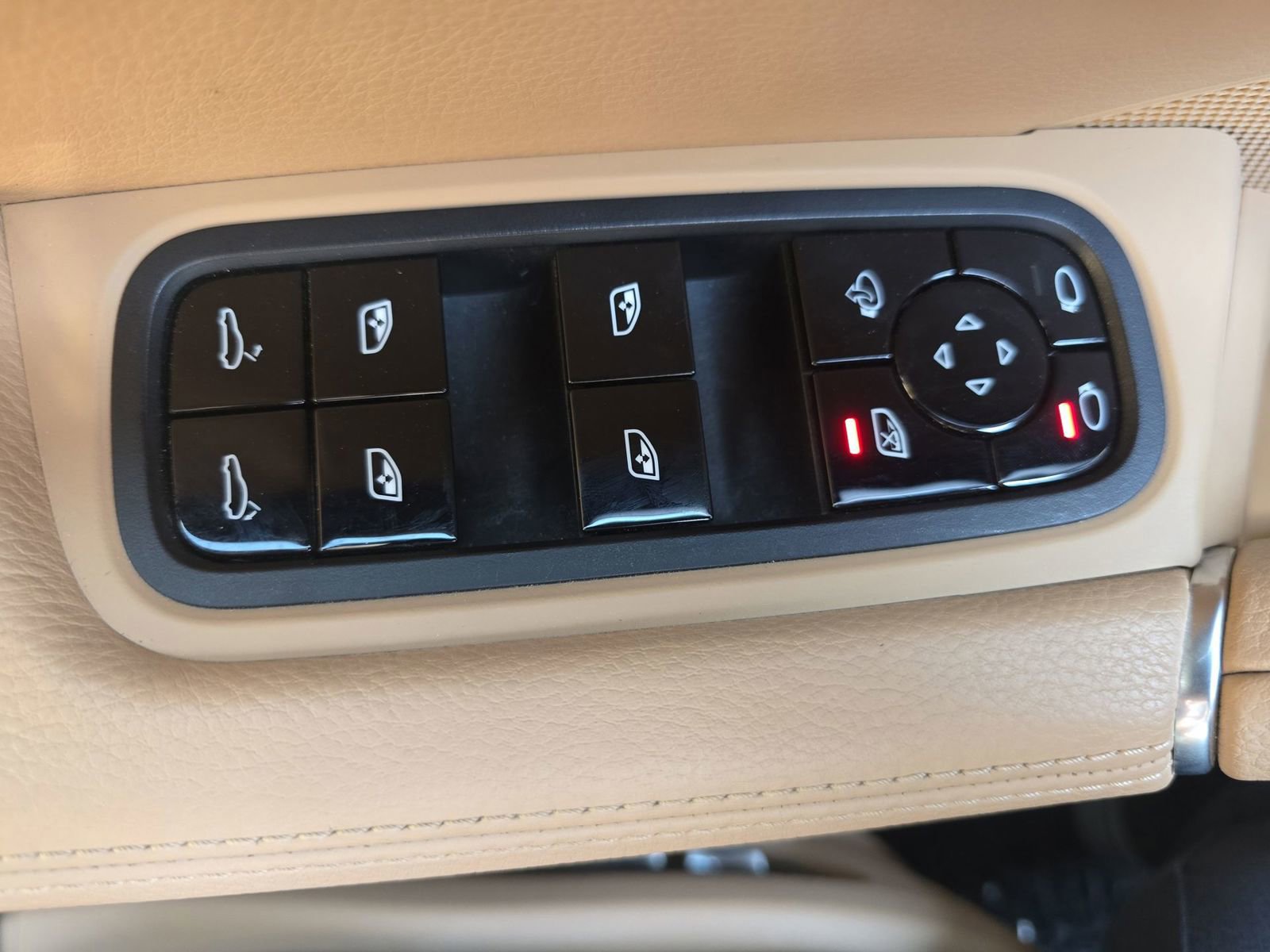 Used 2021 Porsche Cayenne image 16