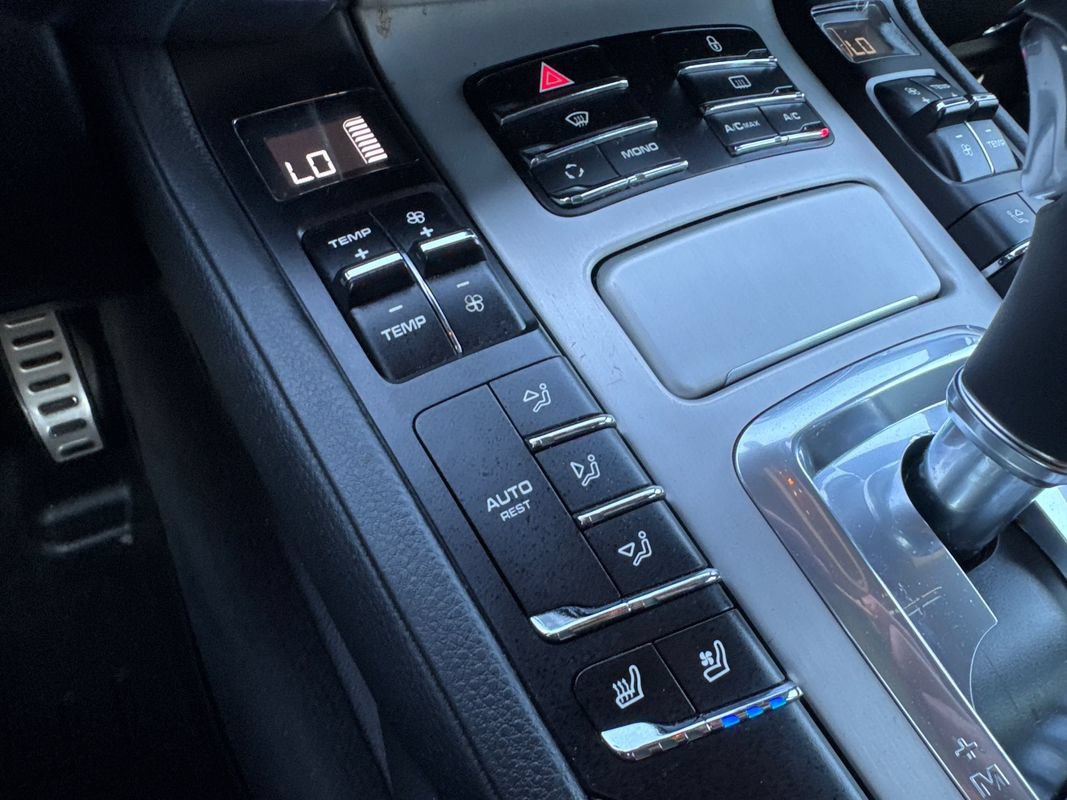 Used 2013 Porsche Cayenne GTS AWD/4WD image 32