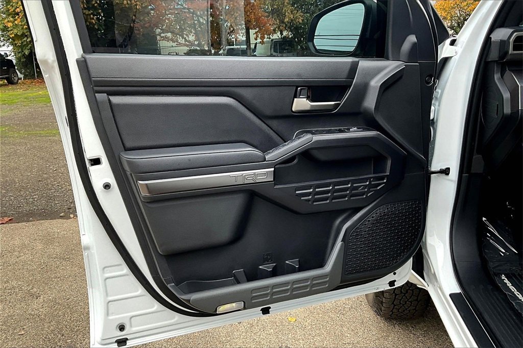 Used 2025 Toyota Tacoma TRD Off-Road image 22