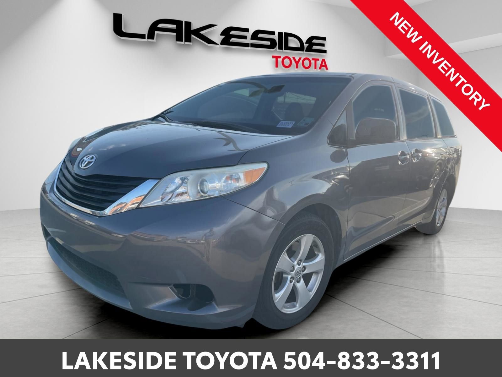 Used 2013 Toyota Sienna LE image 2
